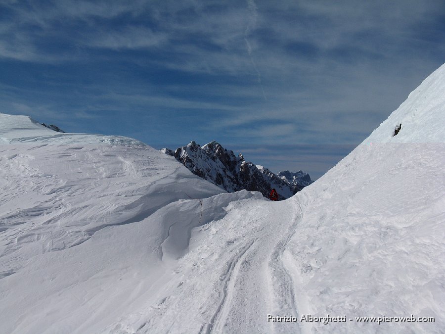 21-Passo Campelli,sullo sfondo M.di Vai Piane e la Presolana.JPG